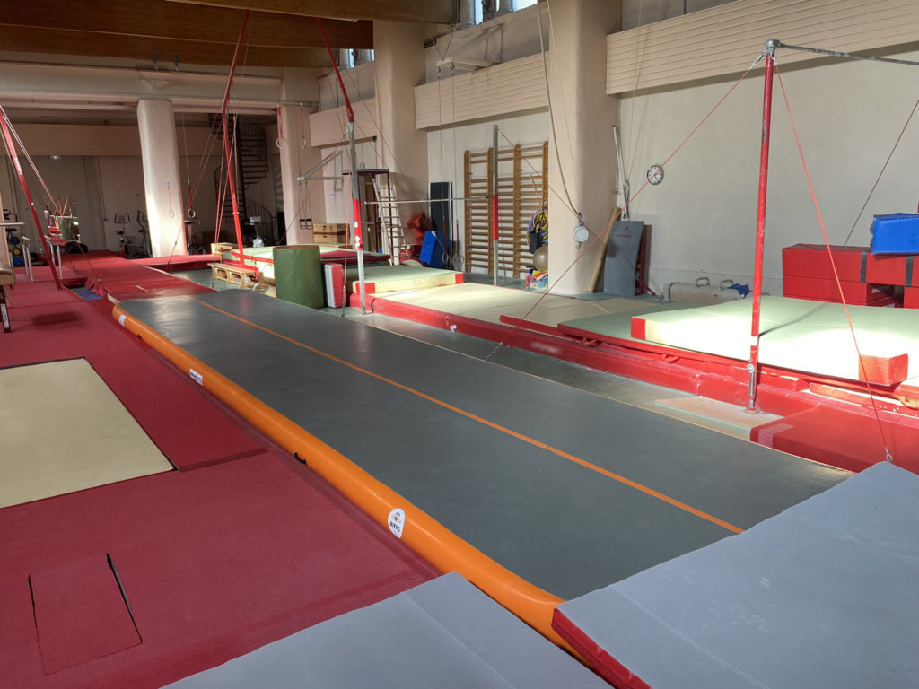 piste gonflable gymnastique