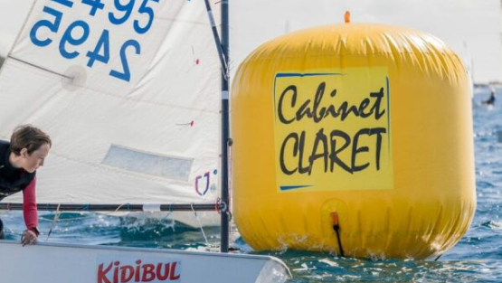 bouée régate atic en mer